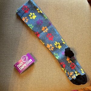 Crazy compression socks blue yellow paw print size S/M 7-10 NEW made in USA